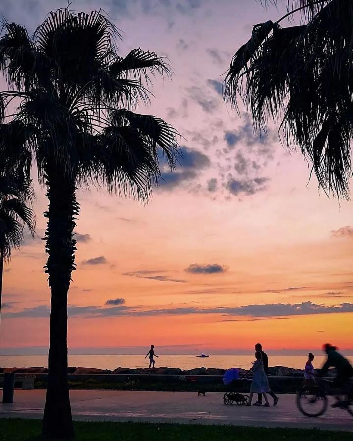 Panoramic Sea And City View Aparthotel In Orbi City 巴统 外观 照片